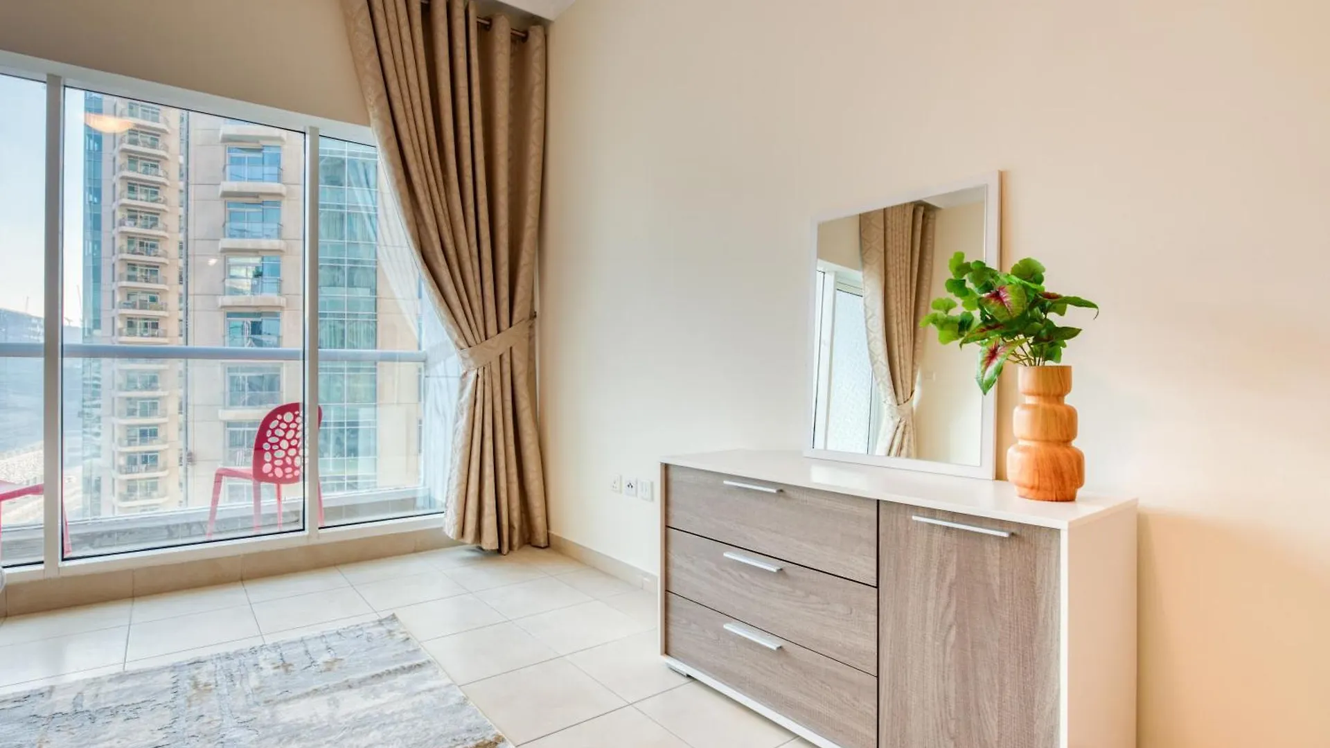 Rh- Urban Living, Spacious 01Br, Near Burj Khalifa Dubai Apartment