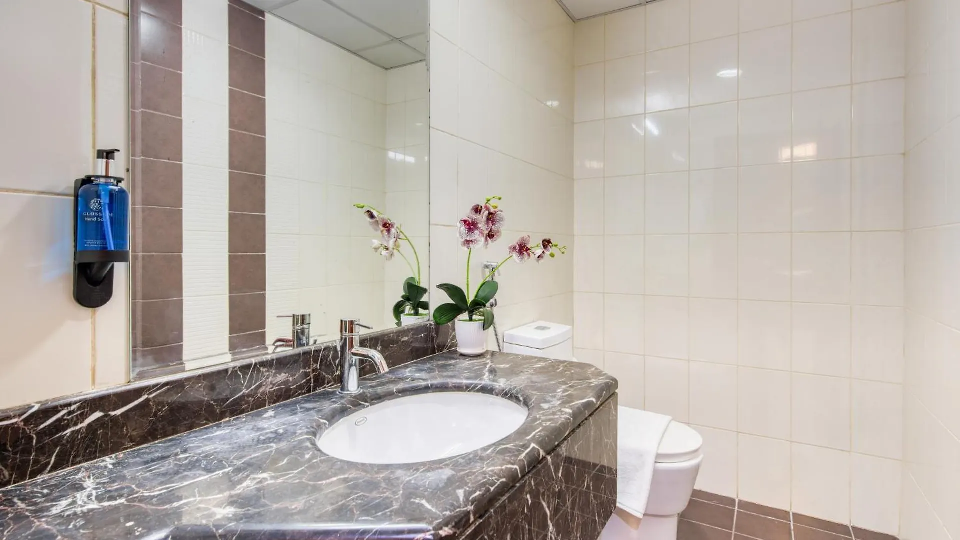 Rh- Urban Living, Spacious 01Br, Near Burj Khalifa Dubai 0*,  United Arab Emirates
